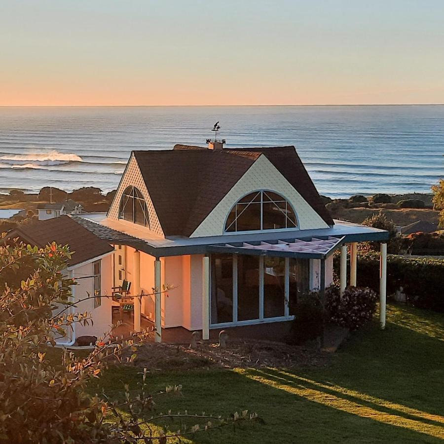 גיסבורן The Quarters Ocean-View Chalet מראה חיצוני תמונה